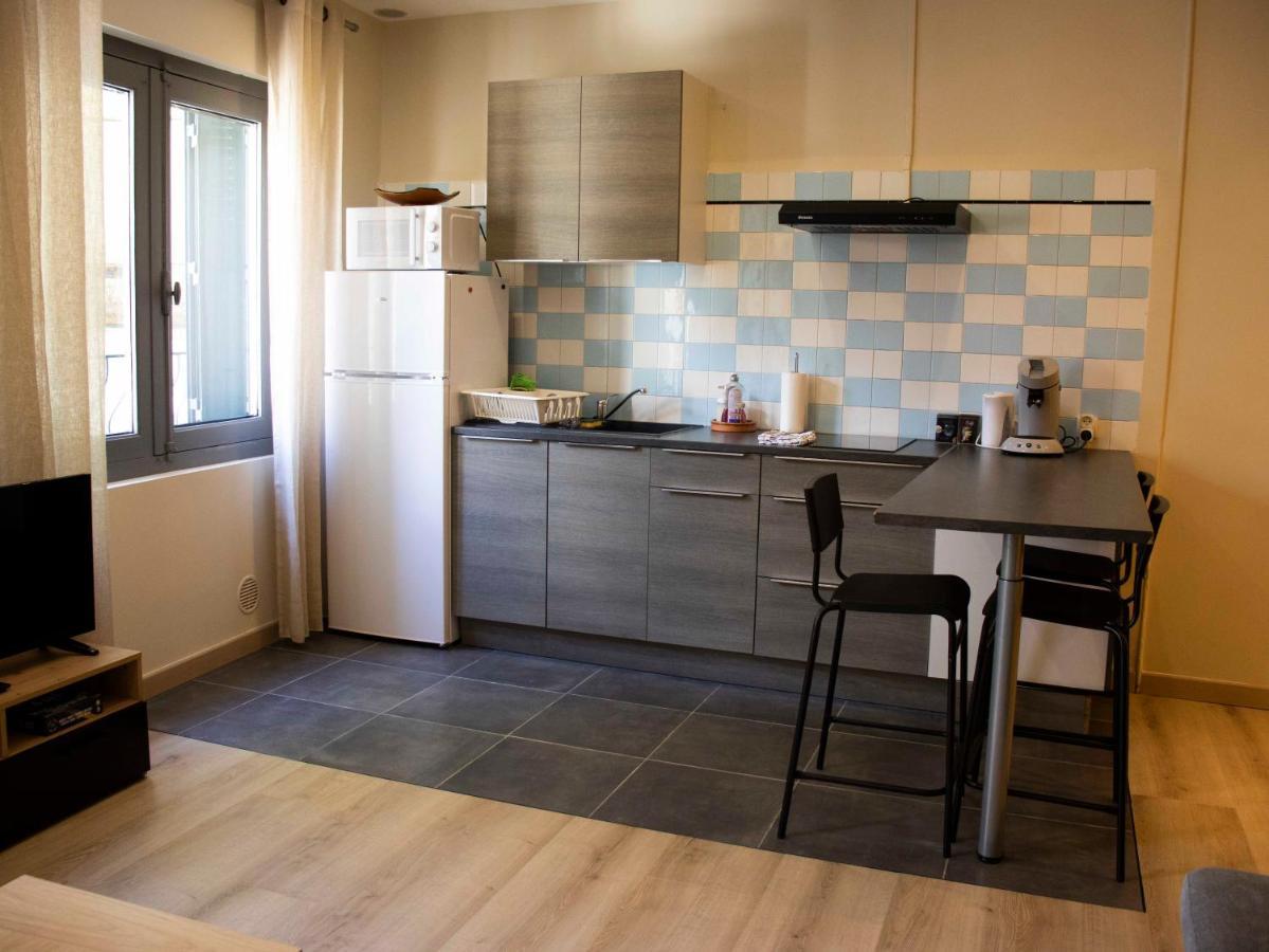 Chez Leon - Clim' & Patio - Appart Loupian Centre Екстер'єр фото