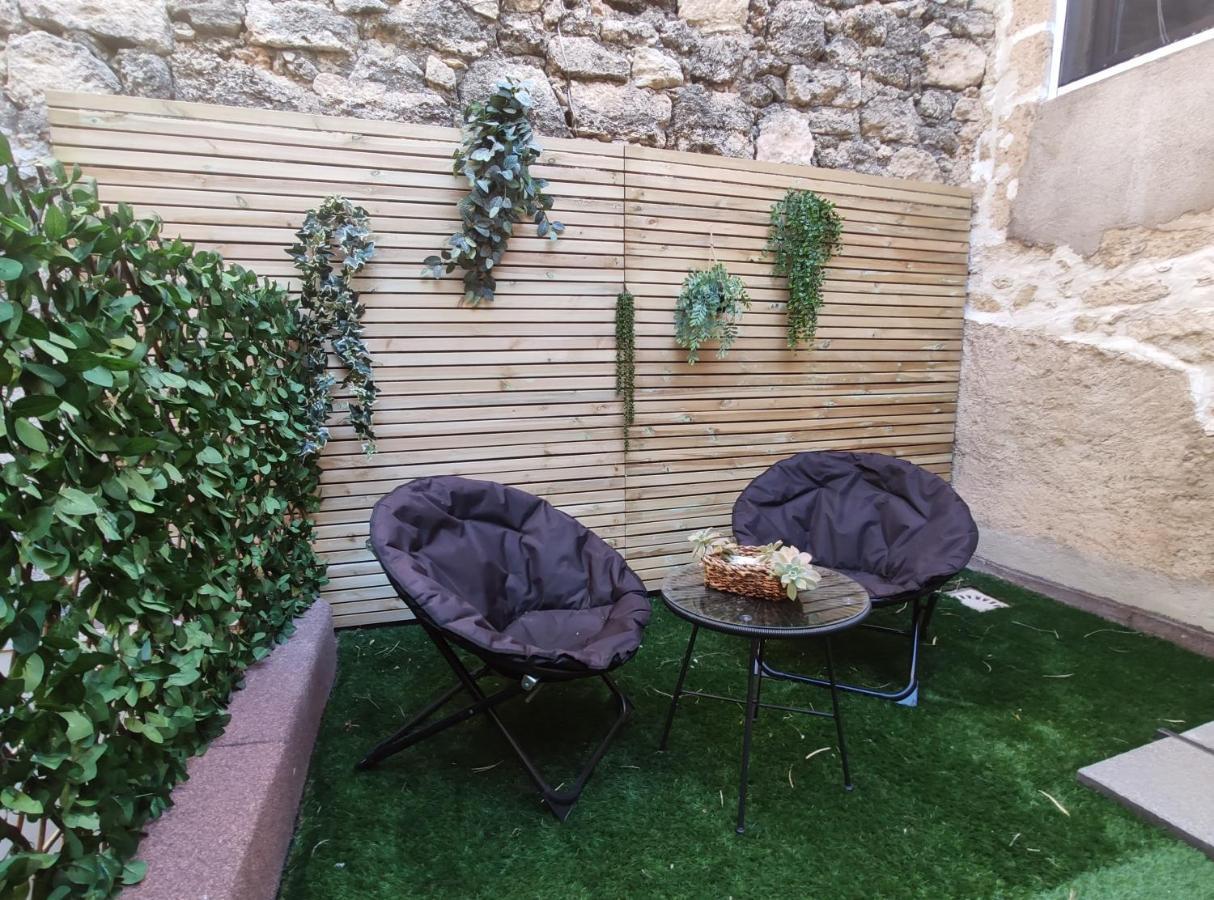 Chez Leon - Clim' & Patio - Appart Loupian Centre Екстер'єр фото